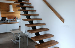 Moderní schody z masivu