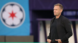 Stars sustituye a Sjögren y apuesta por Karina Báez