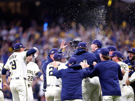 Cubs quedan eliminados tras caer ante Milwaukee