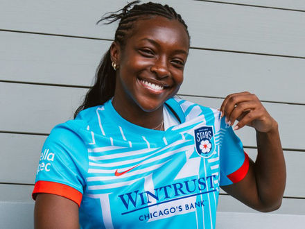 Stars adquieren a Michelle Alozie y la firman hasta 2028