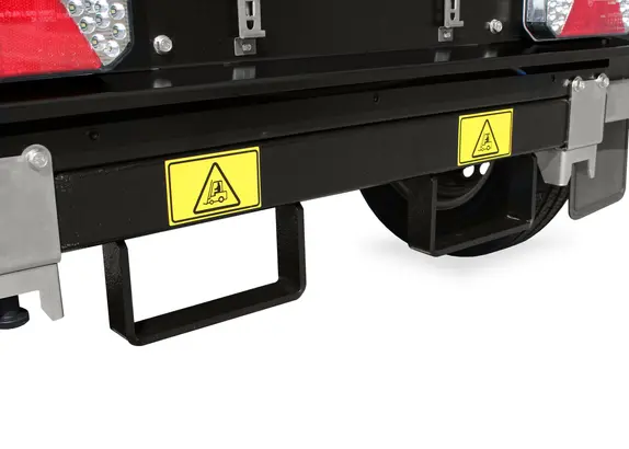 Inforchi per il muletto della torre faro Mantis di Italtower