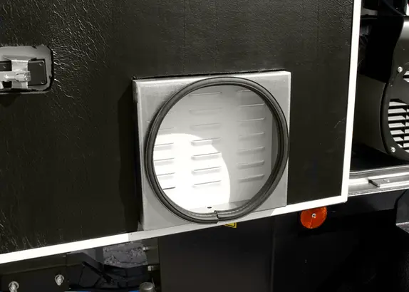 Grea laterale della torre faro Mantis di Italtower