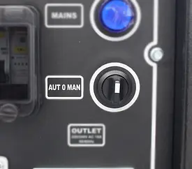 AUTO/MAN selector for automatic ignition of Italtower lighting towers