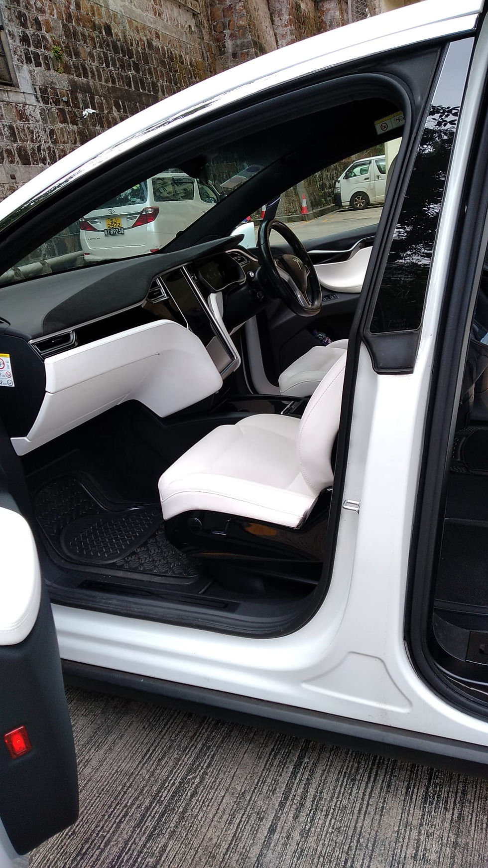 縮圖：2017 Tesla Model X90D