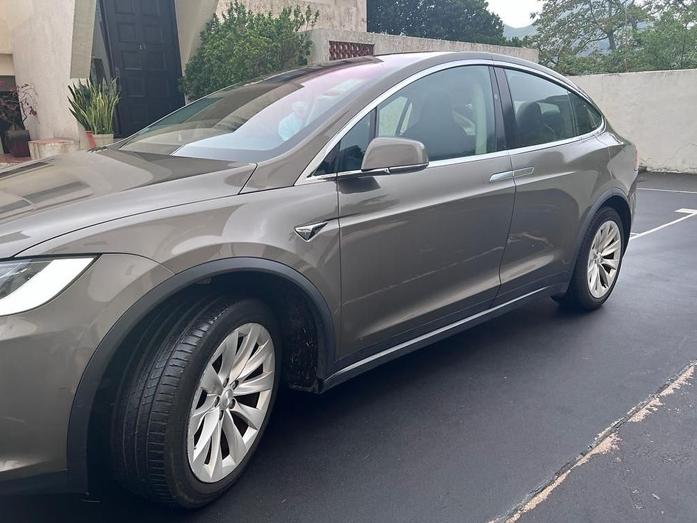 縮圖：2016 Tesla Model X 60D