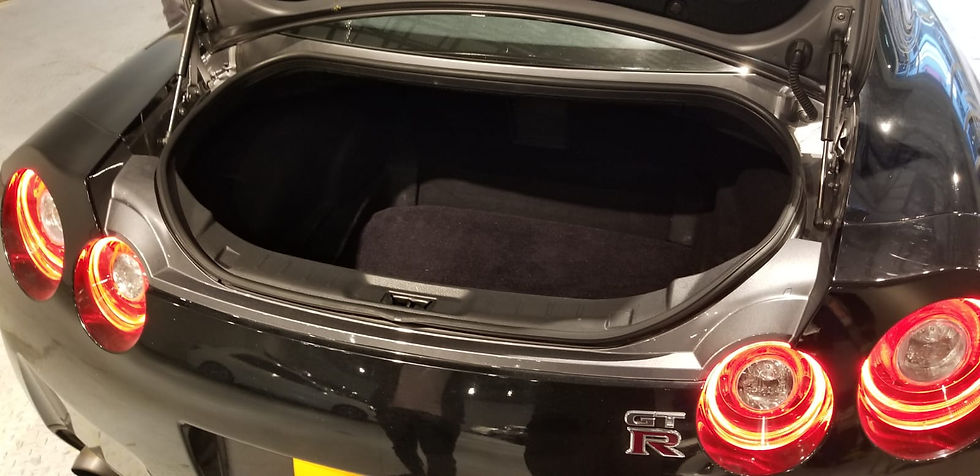 縮圖：2011 NISSAN GTR R35 Black Edition