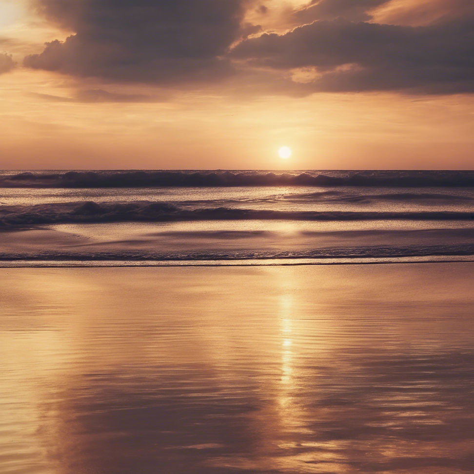 light sunset on beach. light..jpg