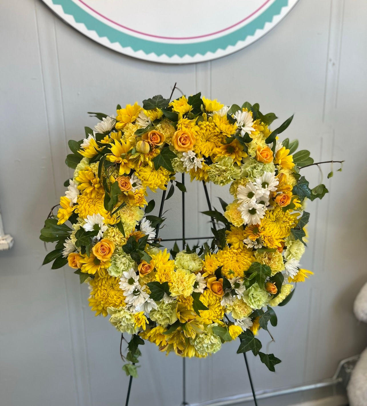 Standing Round Wreath 
