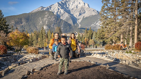 Family Portrait Banff National Park ©Pixel Pumas Pro 2024-10.jpg