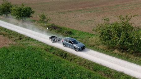 Fahren mit Anhänger: Tipps für Anfänger und erfahrene Fahrer