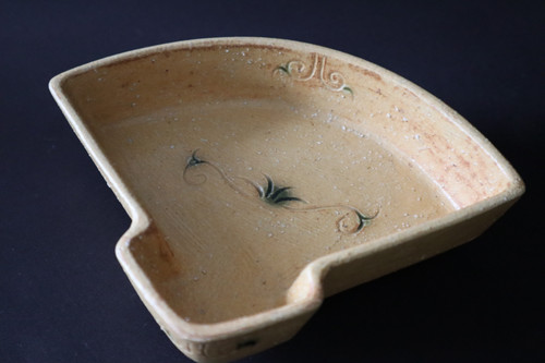 陶器　黄瀬戸　蓋物　向付　菊　窯印あり 陶器黄瀬戸蓋物向付菊窯印あり