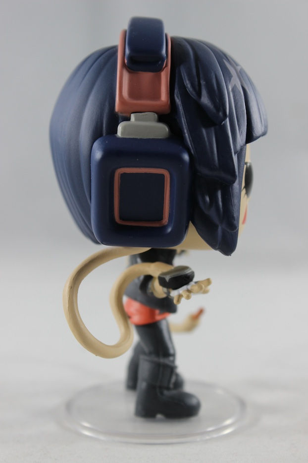 I like the details on her headphones.