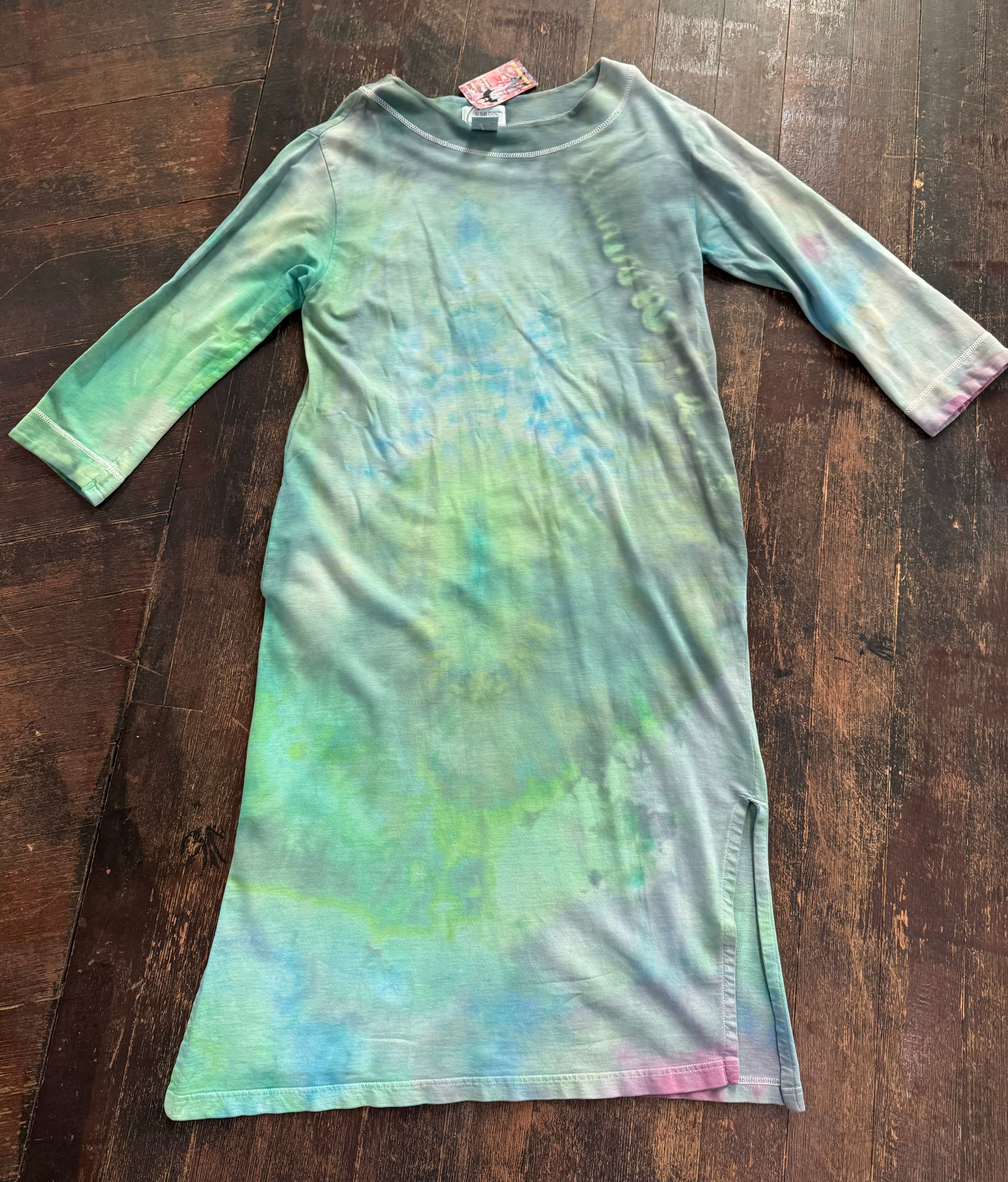 Greenie Nightie size Med tiedye