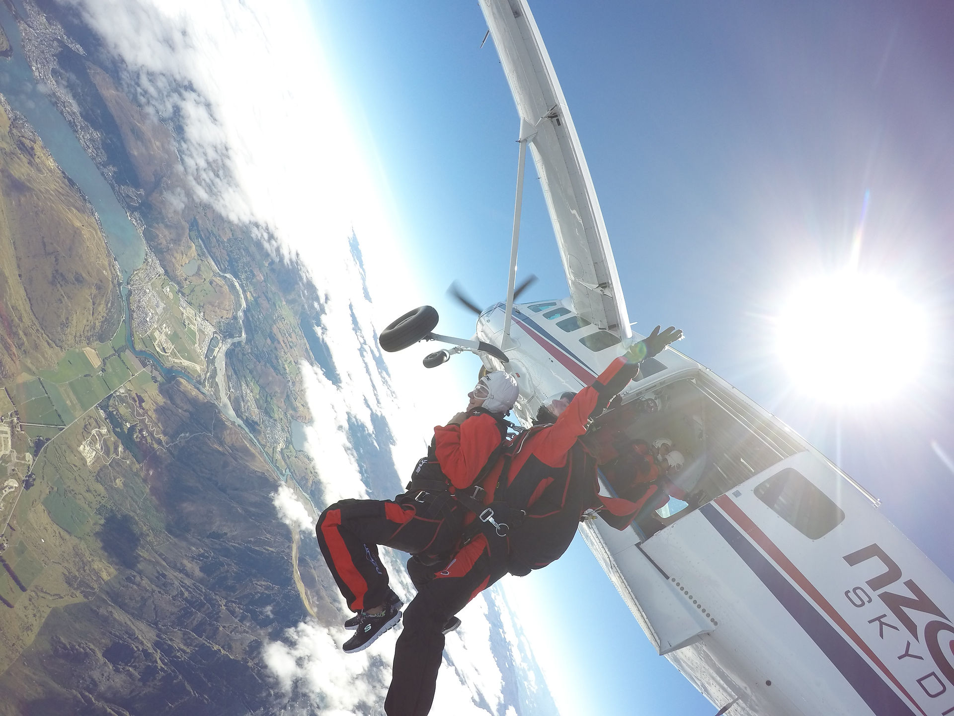 549 - 4 - Skydive