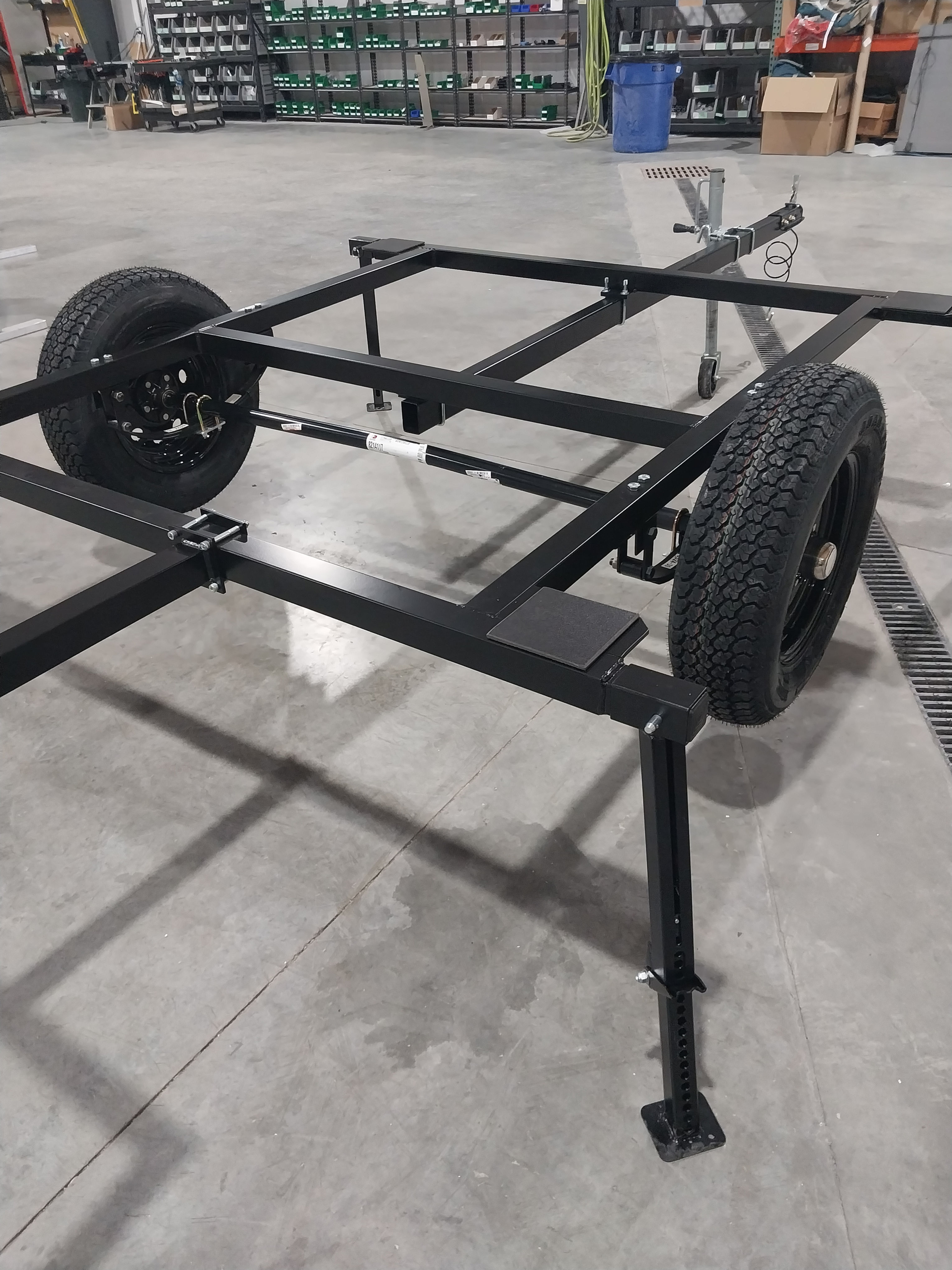 Universal hunting blind trailer