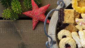 christmas-cookies-g3337076d3_1920_edited.jpg