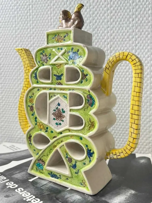 Miniature : Théière puzzle chinoise en porcelaine Famille Verte, XIXᵉ / début XXᵉ siècle