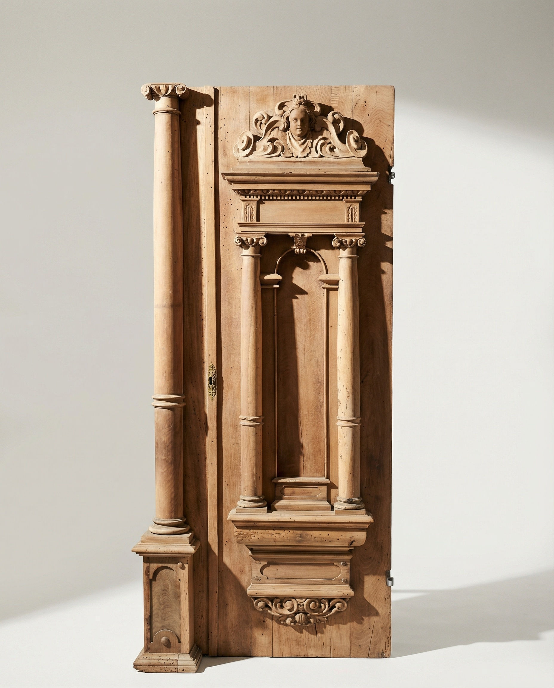 Porte ancienne en bois sculpté - XVIIe XVIIIème siècle