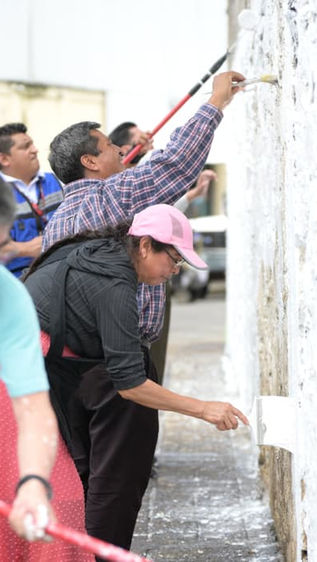 Realizan jornada de limpieza y lavado en la zona del Mercado 5 de Mayo