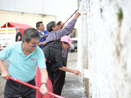 Realizan jornada de limpieza y lavado en la zona del Mercado 5 de Mayo