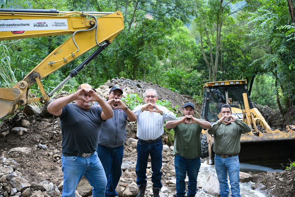Refuerzan Gobierno Municipal y Estatal trabajos de desazolve y retiro de deslaves en Huauchinango