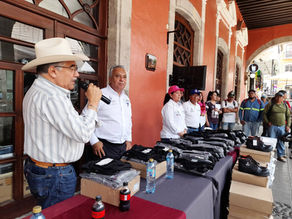 Entregan uniformes y equipo de protección a trabajadores de ESAPAH en Huauchinango