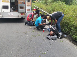 🛣️ Dos motociclistas heridos tras accidente en la carretera México-Tuxpan