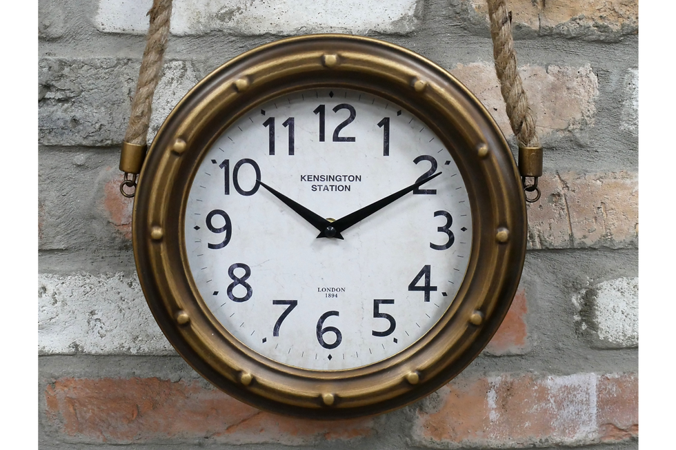Thumbnail: Vintage Gold Metal Rope Wall Clock