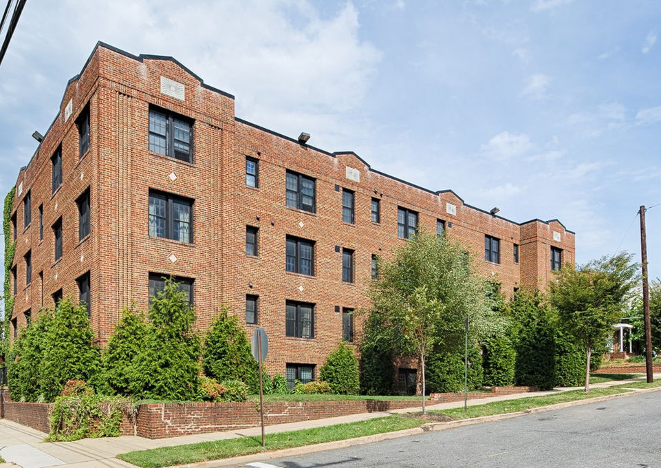 The Ilora | 400 Evarts Street NE