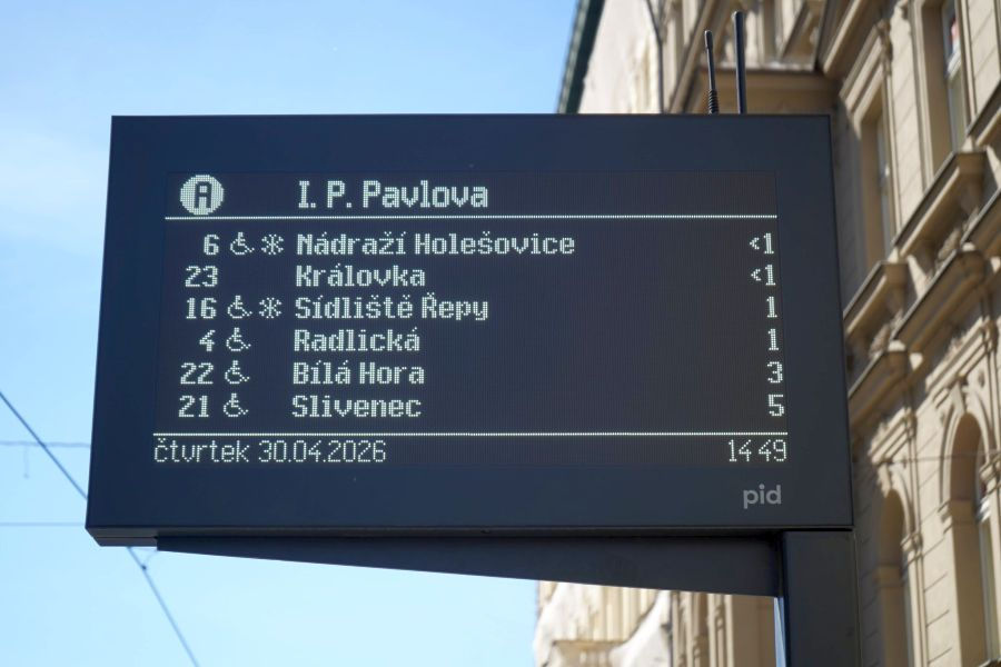 Prager Škoda-15T-Straßenbahnen werden mit Klimaanlagen nachgerüstet