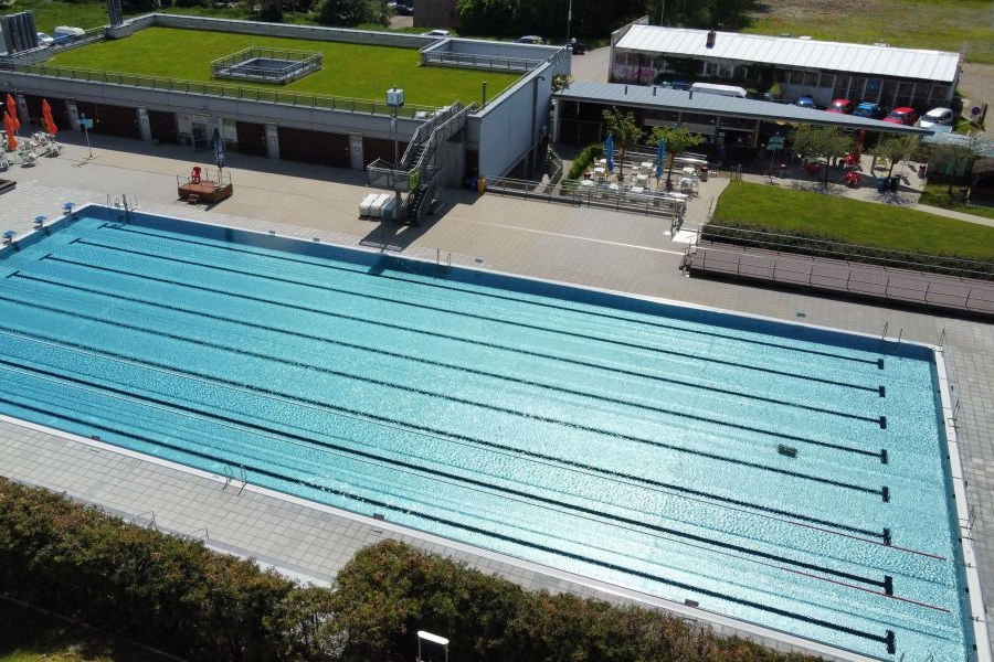 Sommer, Sonne, Badespaß: Prager Schwimmbäder