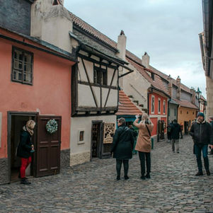 Prager Burg: Die Goldene Gasse erhält einen neuen Anstrich
