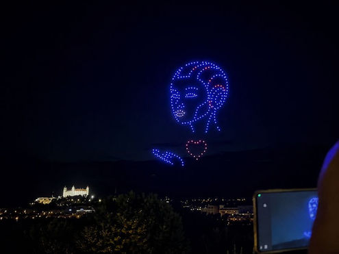 Drohnenshow über der Moldau: Samsung präsentiert am Donnerstag neue Galaxy-Geräte in Prag