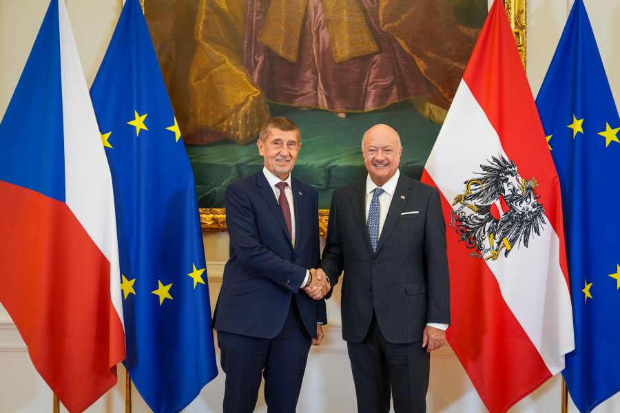 Gespräche in Wien und Bratislava: Babiš berät mit Stocker und Fico über Europa