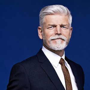 Neue Umfrage: Präsidentenamt in Tschechien gewinnt an Bedeutung – Pavel aktuell klar vorn