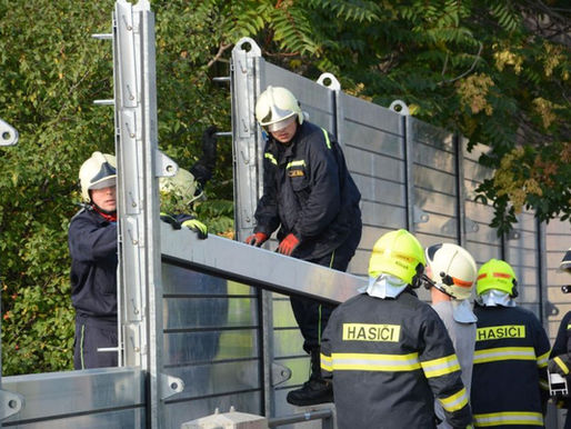 Hochwasserschutz-Übung in Prag: Auch Štvanická lávka wird testweise angehoben