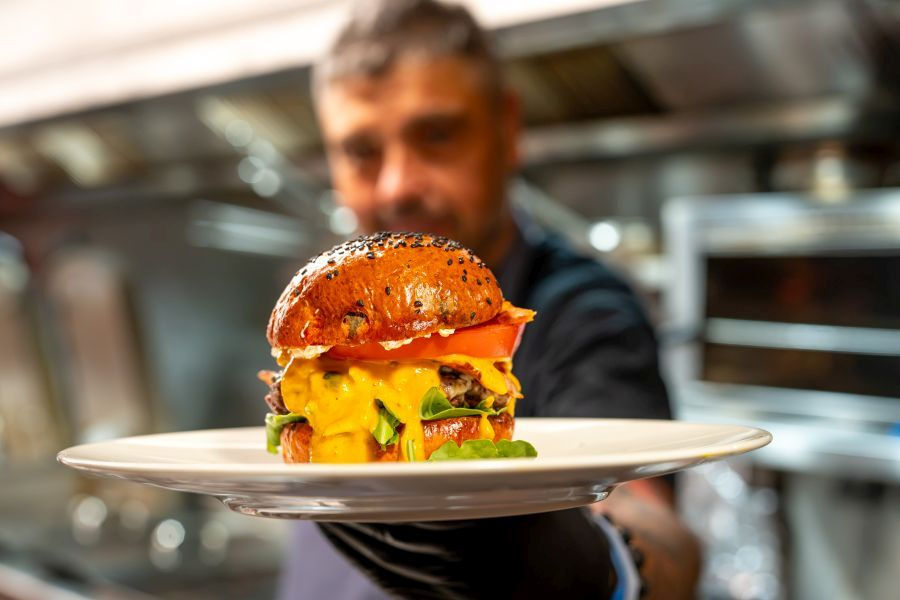 BEEFy Burger: Streetfood genießen wie Karl IV. auf dem Prager Altstädter Ring