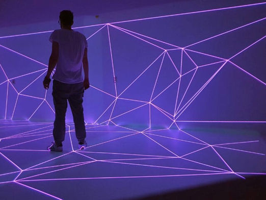 Signal INSIDE öffnet verborgene Prager Innenräume für faszinierende Lichtkunst