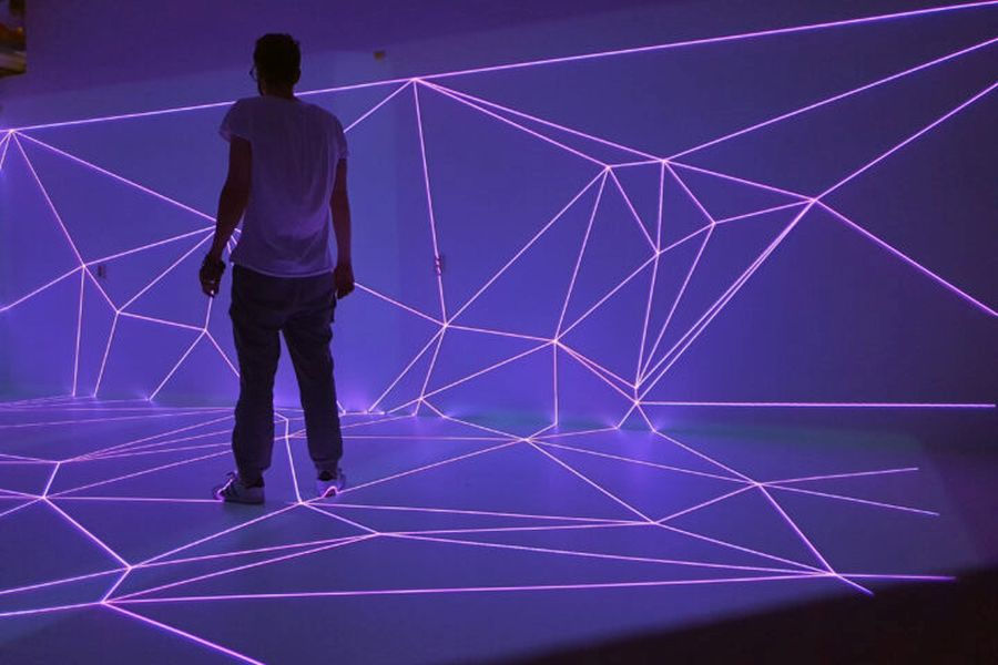 Signal INSIDE öffnet verborgene Prager Innenräume für faszinierende Lichtkunst