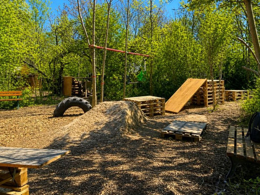 Erstes Abenteuer-Spielplatzprojekt in Prag zieht tausende Besucher an