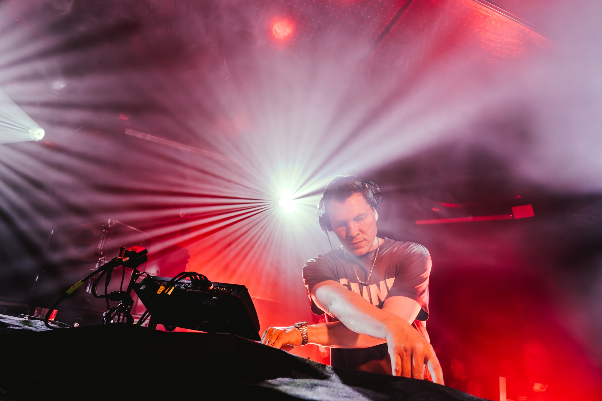 DJ Mag Top 100 Clubs 2024 DupleX Prag unter den Top 50 Clubs Weltweit
