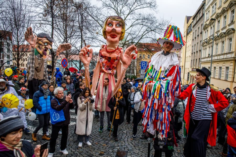 Masopust 2026: Faschingsumzüge und Feiern in Prag