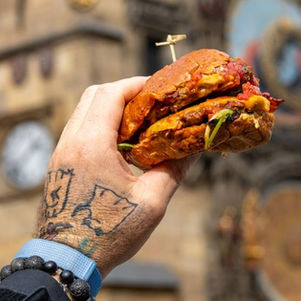 BEEFy Burger: Streetfood genießen wie Karl IV. auf dem Prager Altstädter Ring