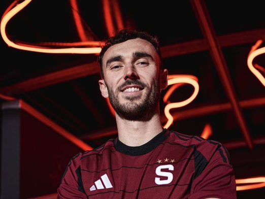 Schotte Andrew Irving verstärkt Sparta Prag Mittelfeld