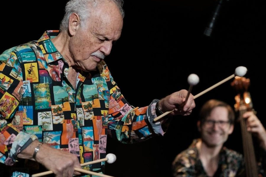 „Kind of Goethe“: Jazzabend mit den Schwestern Barta und Vibraphonist David Friedman in Prag