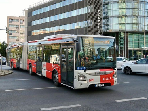 Tunnelbus in Prag vor dem Start: Neue Expresslinie soll Praha 6 und Praha 8 deutlich schneller verbinden
