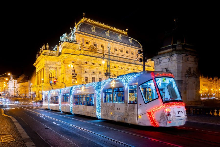 Vánoční flotila 2025 sagt „Ahoj“: Abschied von der Prager Weihnachtsflotte