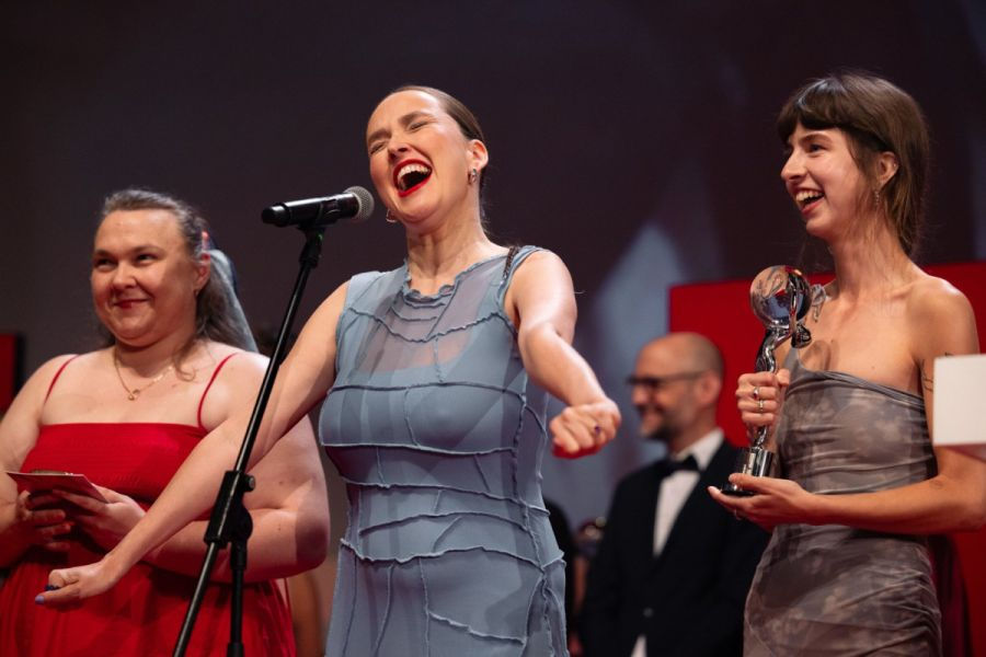 „Padlé ovoce“ gewinnt den Kristallglobus beim Filmfestival Karlovy Vary