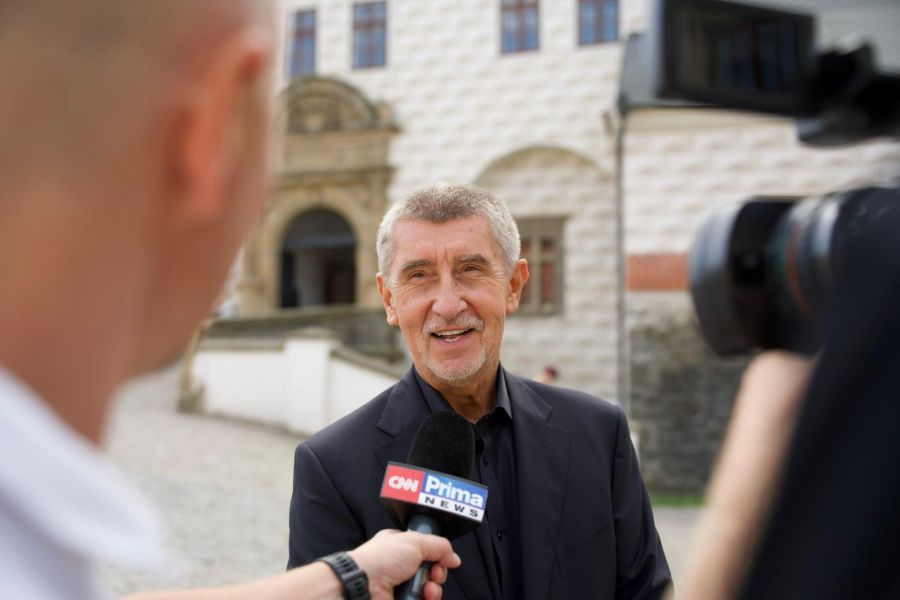 ANO einigt sich mit Motoristé und SPD auf Ressortverteilung in möglicher Regierung