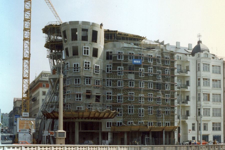 30 Jahre Tančící dům in Prag: Vom Symbol der Freiheit zur Ikone